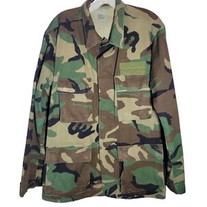 Military green and brown camouflage light jacket shacket Size Medium